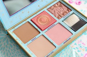 Cosmetice NEW! Benefit: Cheek Parade – Paletă Fard de Obraz şi Bronzant. Recenzia mea